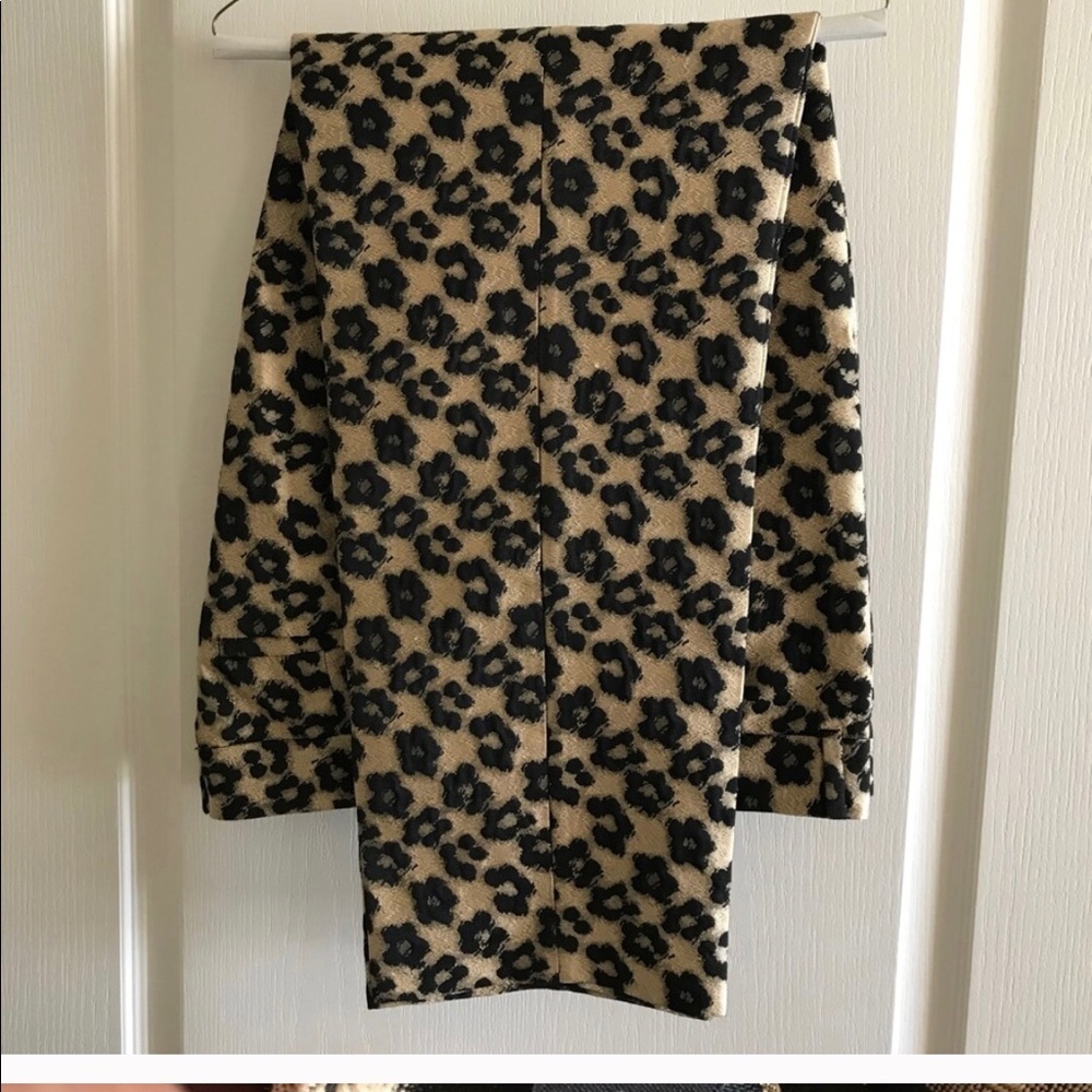 CLOSING CLOSET SO FEEL FREE TO MAKE A OFFER!